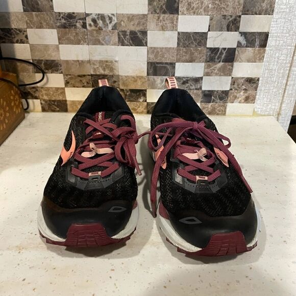 Brooks Sneakers  - Picture 3 of 6